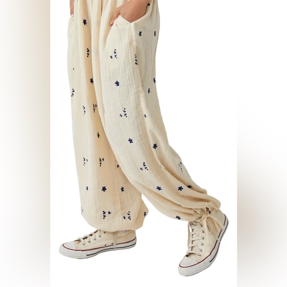 Free People Dahlia Embroidered Jumpsuit Romper Cream Cotton Smocked Boho Size M - Picture 4 of 8